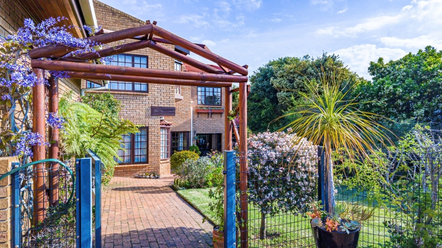 6 Bedroom Property for Sale in Seaside Longships Western Cape